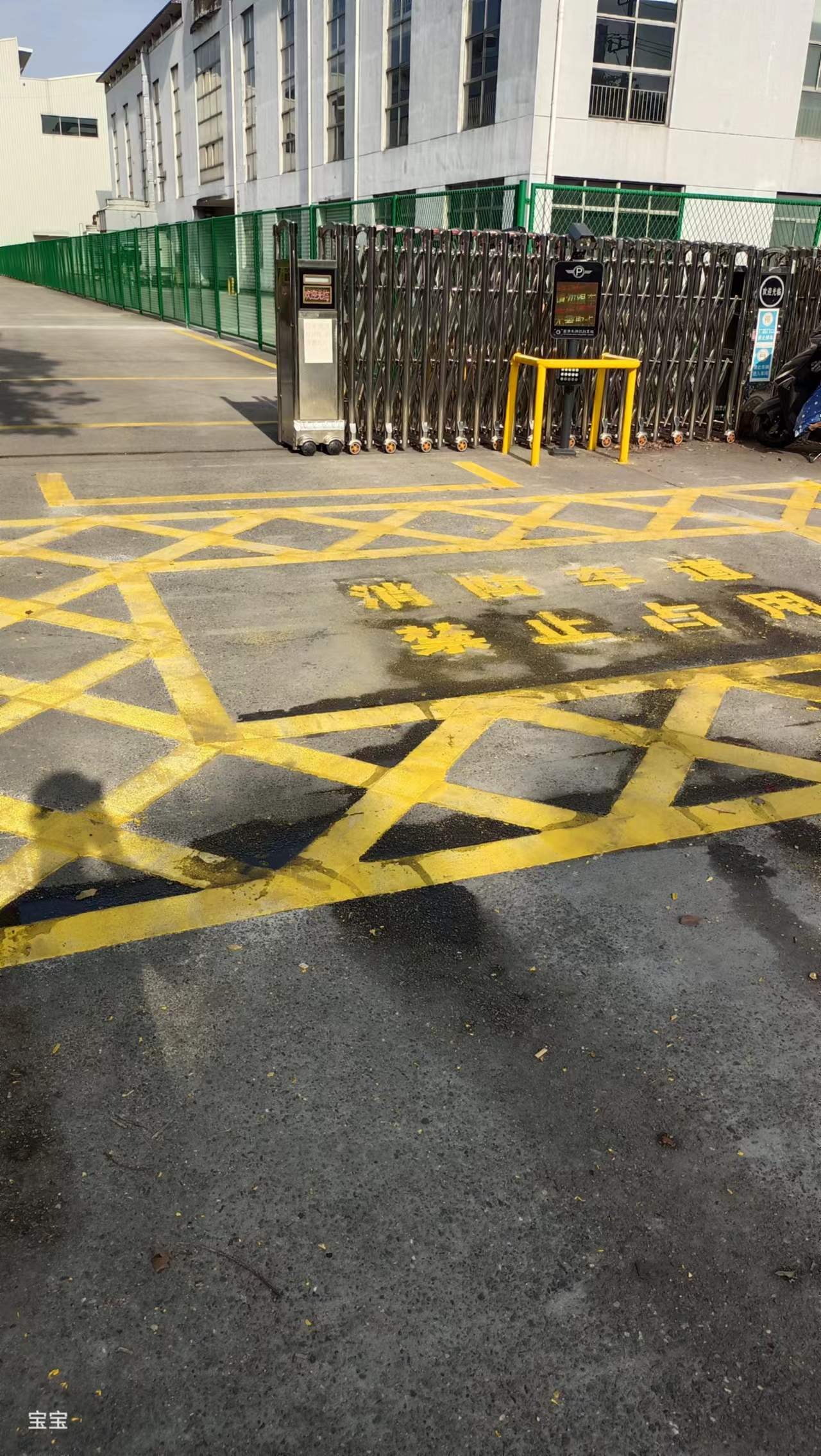 兴隆台马路划线